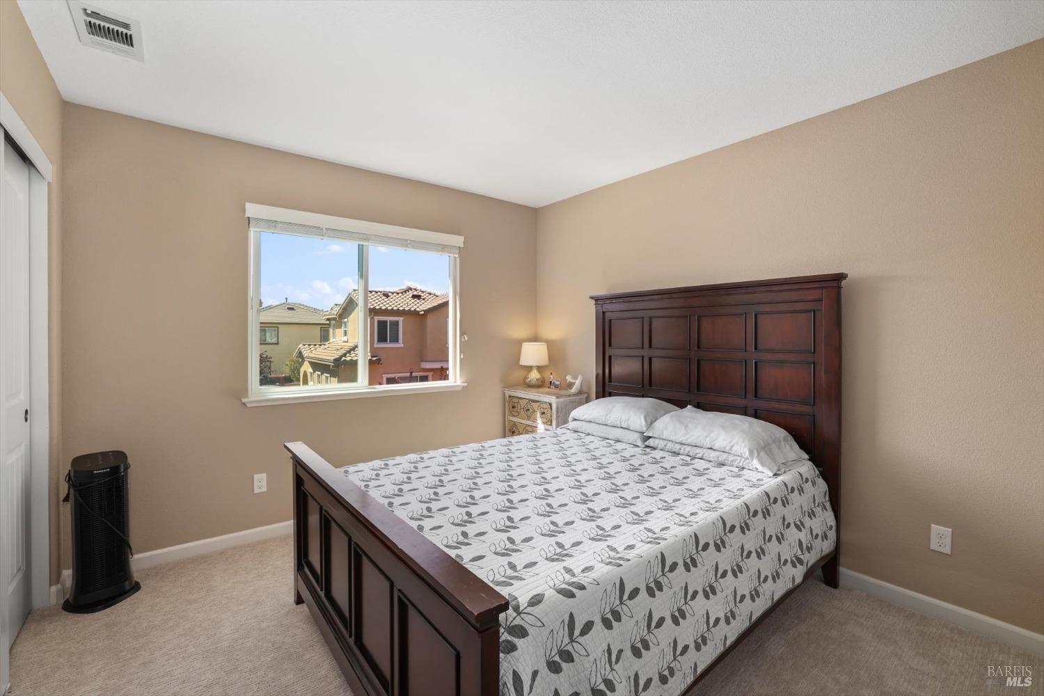 Detail Gallery Image 46 of 58 For 649 Embassy Cir, Vacaville,  CA 95688 - 4 Beds | 2/1 Baths