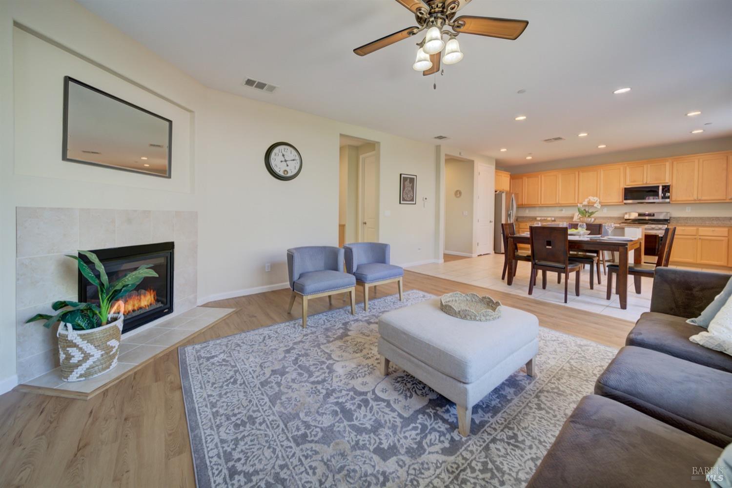 Detail Gallery Image 24 of 66 For 4696 Lariat Dr, Fairfield,  CA 94534 - 4 Beds | 2/1 Baths