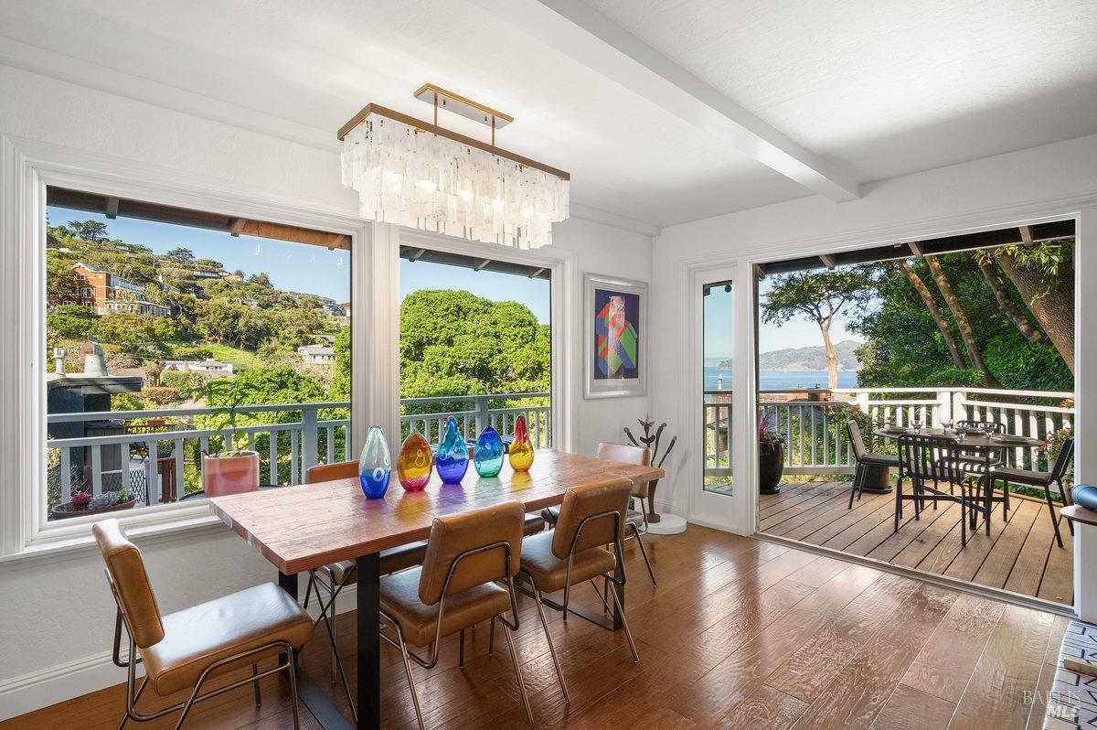 Detail Gallery Image 5 of 40 For 21 Crescent Ave, Sausalito,  CA 94965 - 2 Beds | 2 Baths