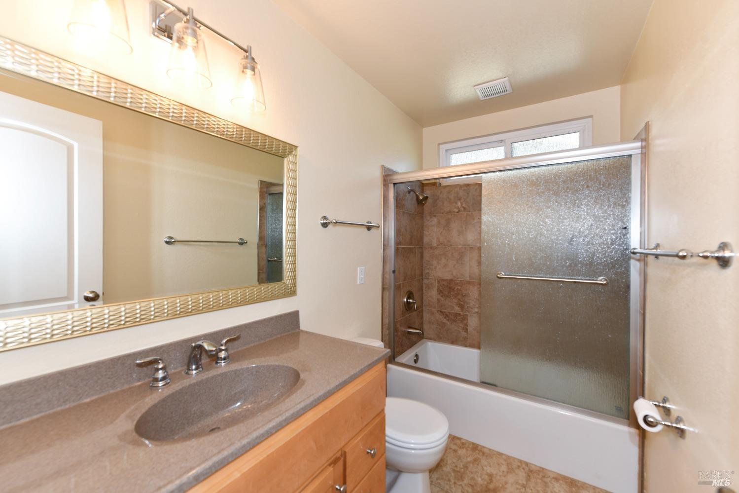 Detail Gallery Image 17 of 32 For 2457 Carriage Pl, Napa,  CA 94558 - 3 Beds | 2 Baths