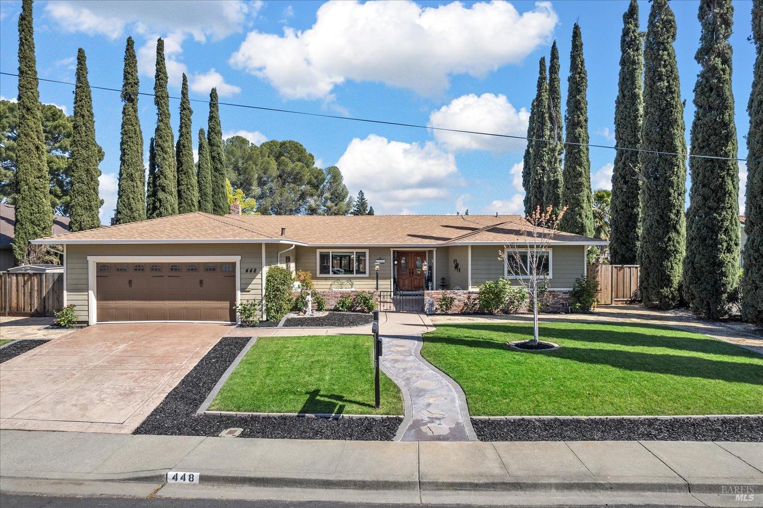 Photo of 448 Yellowstone Dr in Vacaville, CA