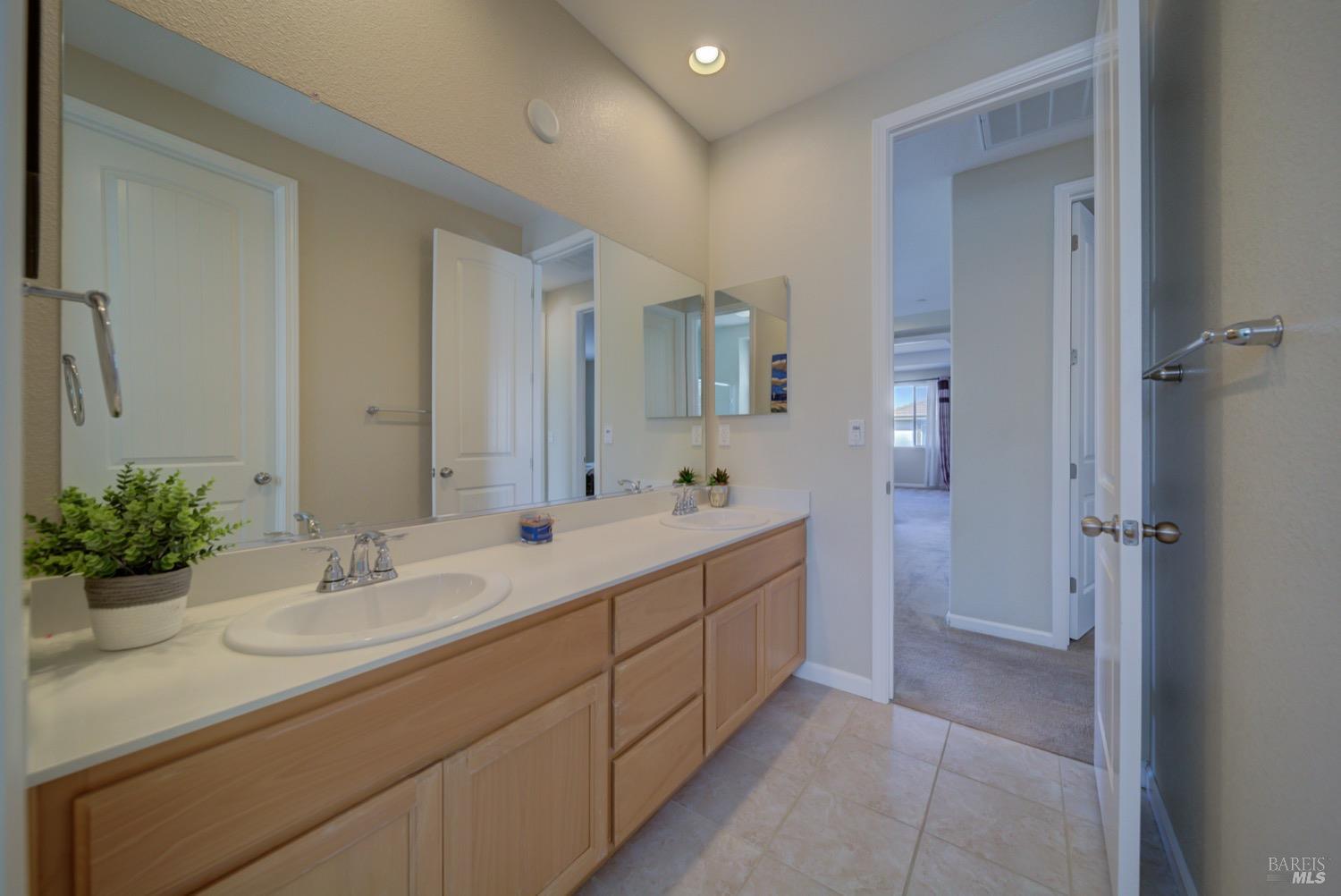 Detail Gallery Image 41 of 66 For 4696 Lariat Dr, Fairfield,  CA 94534 - 4 Beds | 2/1 Baths