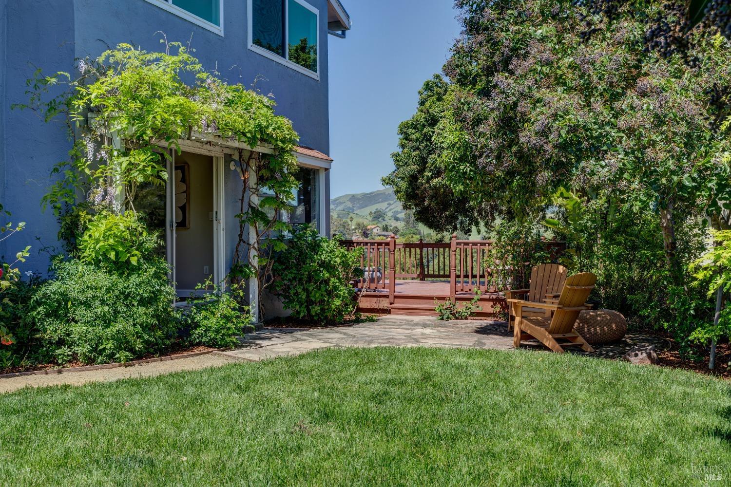 Detail Gallery Image 38 of 40 For 15 Fowler Ct, San Rafael,  CA 94903 - 6 Beds | 3/1 Baths