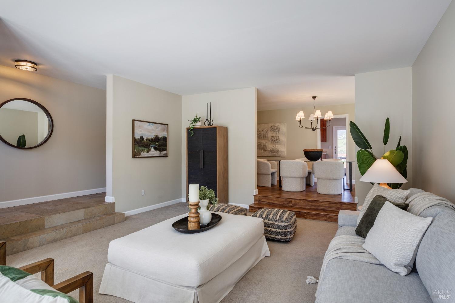 Detail Gallery Image 6 of 40 For 15 Fowler Ct, San Rafael,  CA 94903 - 6 Beds | 3/1 Baths