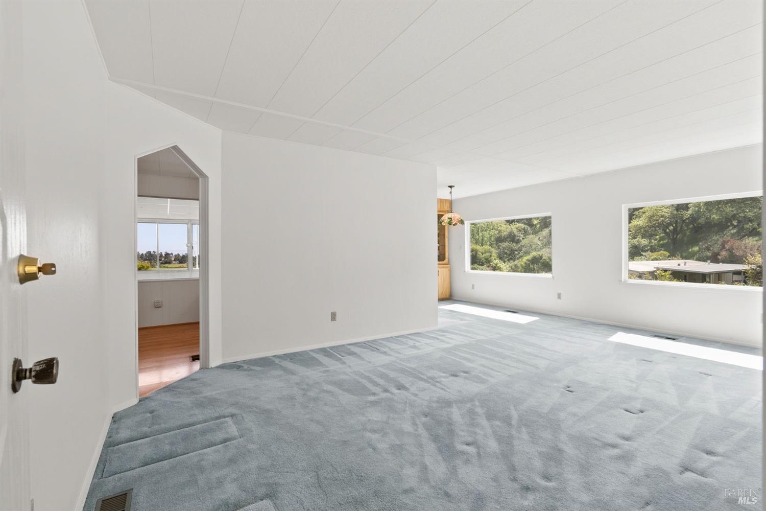 Detail Gallery Image 12 of 49 For 19 Marin Valley Dr, Novato,  CA 94949 - 2 Beds | 2 Baths
