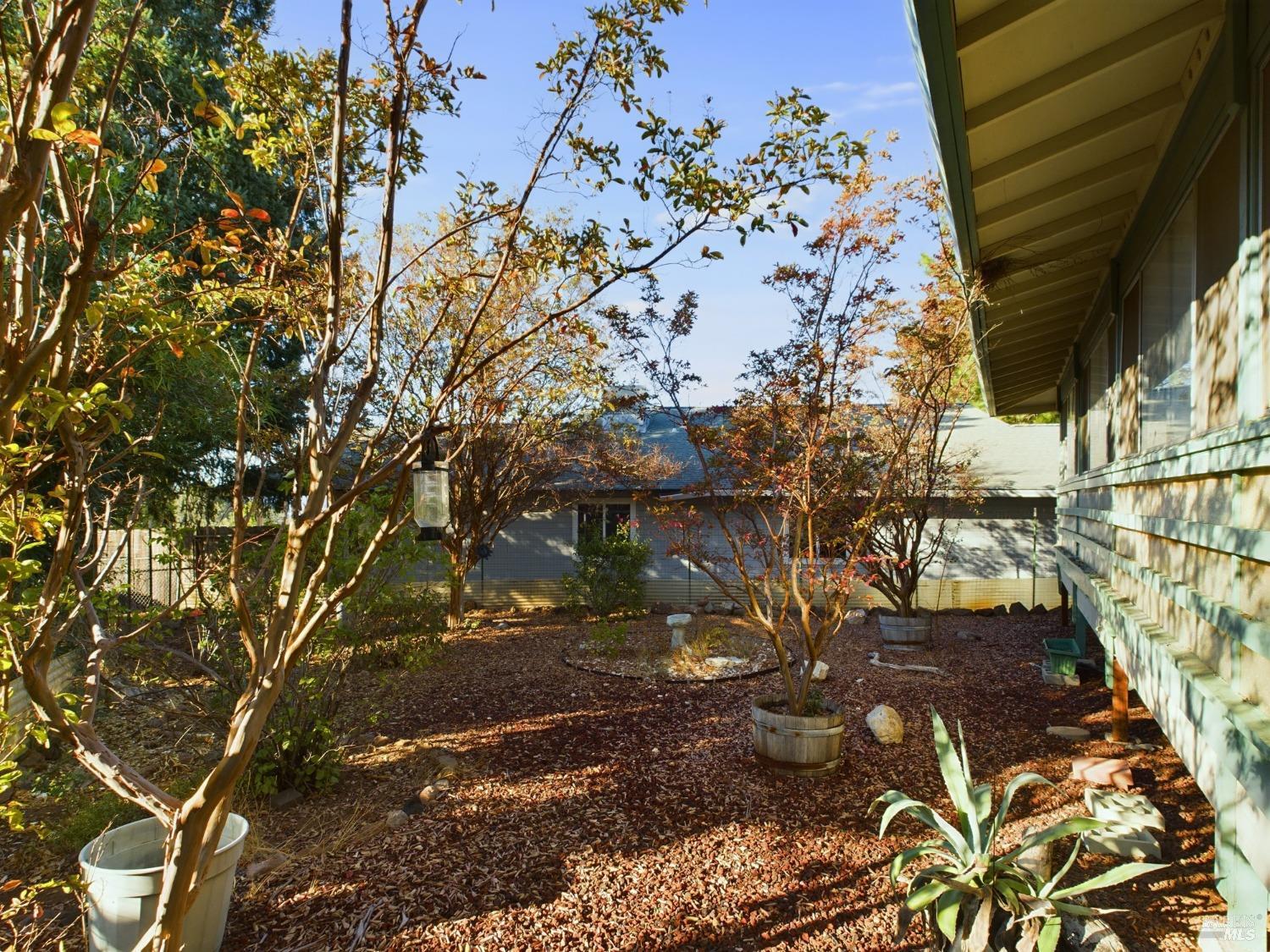 Detail Gallery Image 11 of 37 For 10704 Sunset Ridge Ct, Kelseyville,  CA 95451 - 2 Beds | 2 Baths