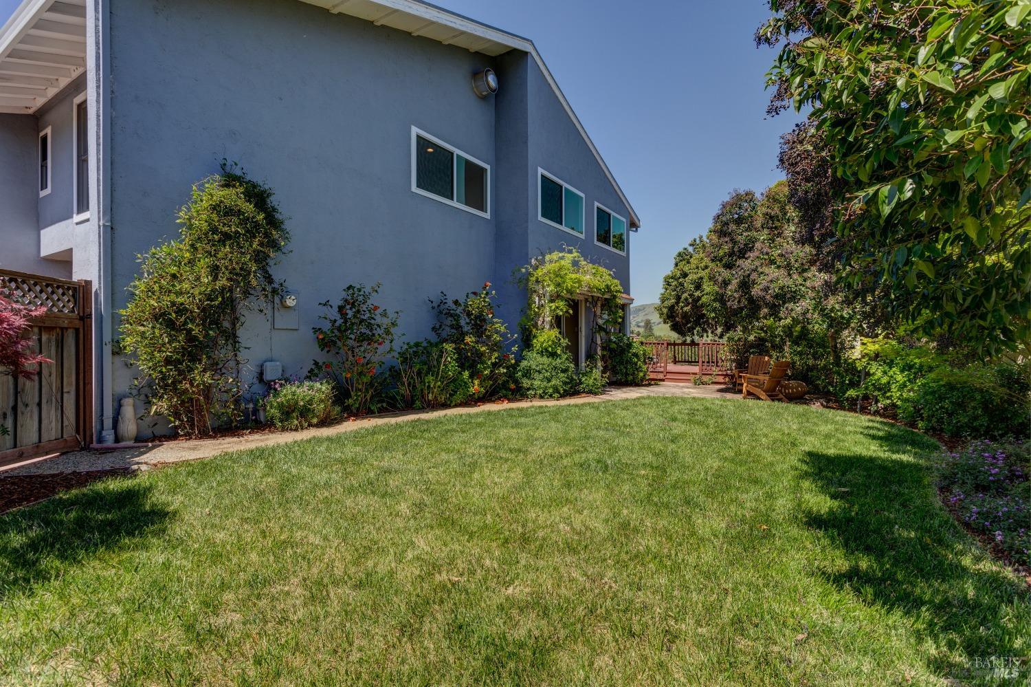 Detail Gallery Image 39 of 40 For 15 Fowler Ct, San Rafael,  CA 94903 - 6 Beds | 3/1 Baths