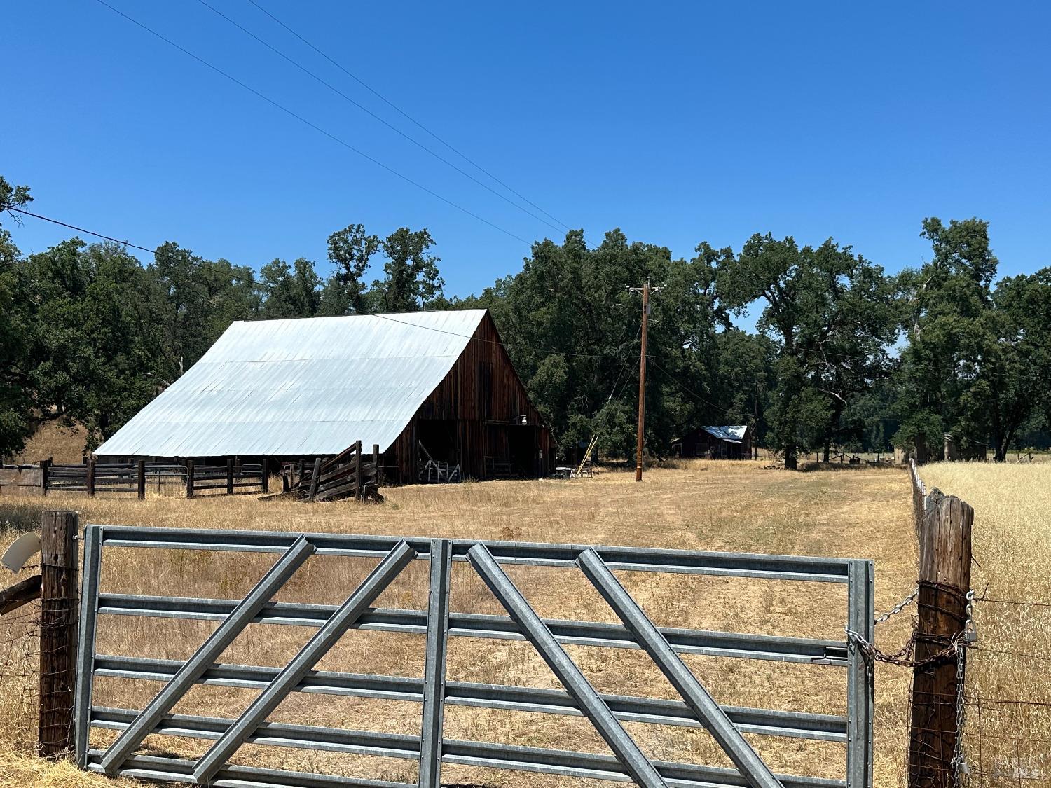 Detail Gallery Image 13 of 65 For 72000 Hill Rd, Covelo,  CA 95428 - 3 Beds | 2 Baths