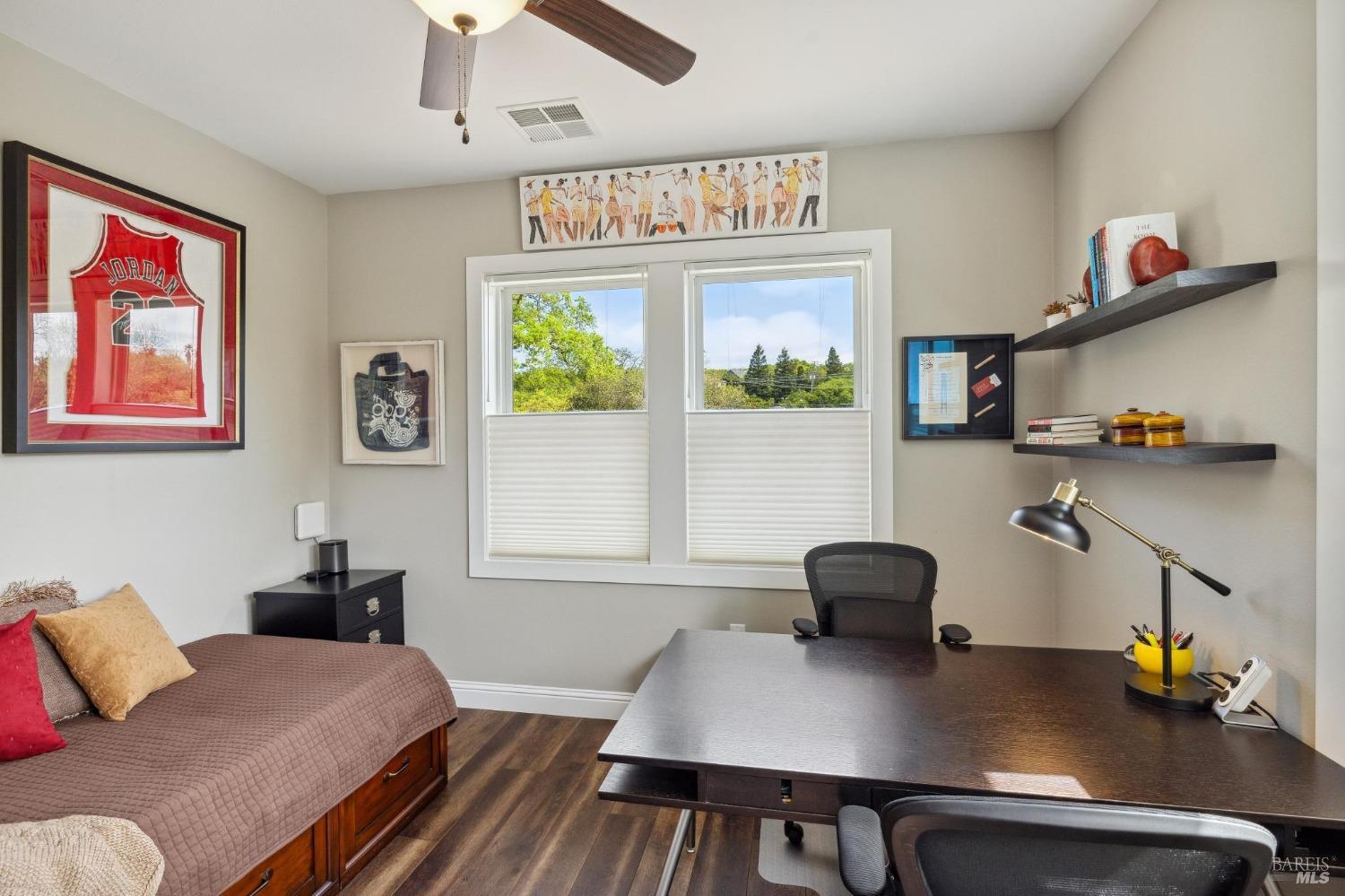 Detail Gallery Image 27 of 49 For 101 Grayson Way, Healdsburg,  CA 95448 - 3 Beds | 2/1 Baths