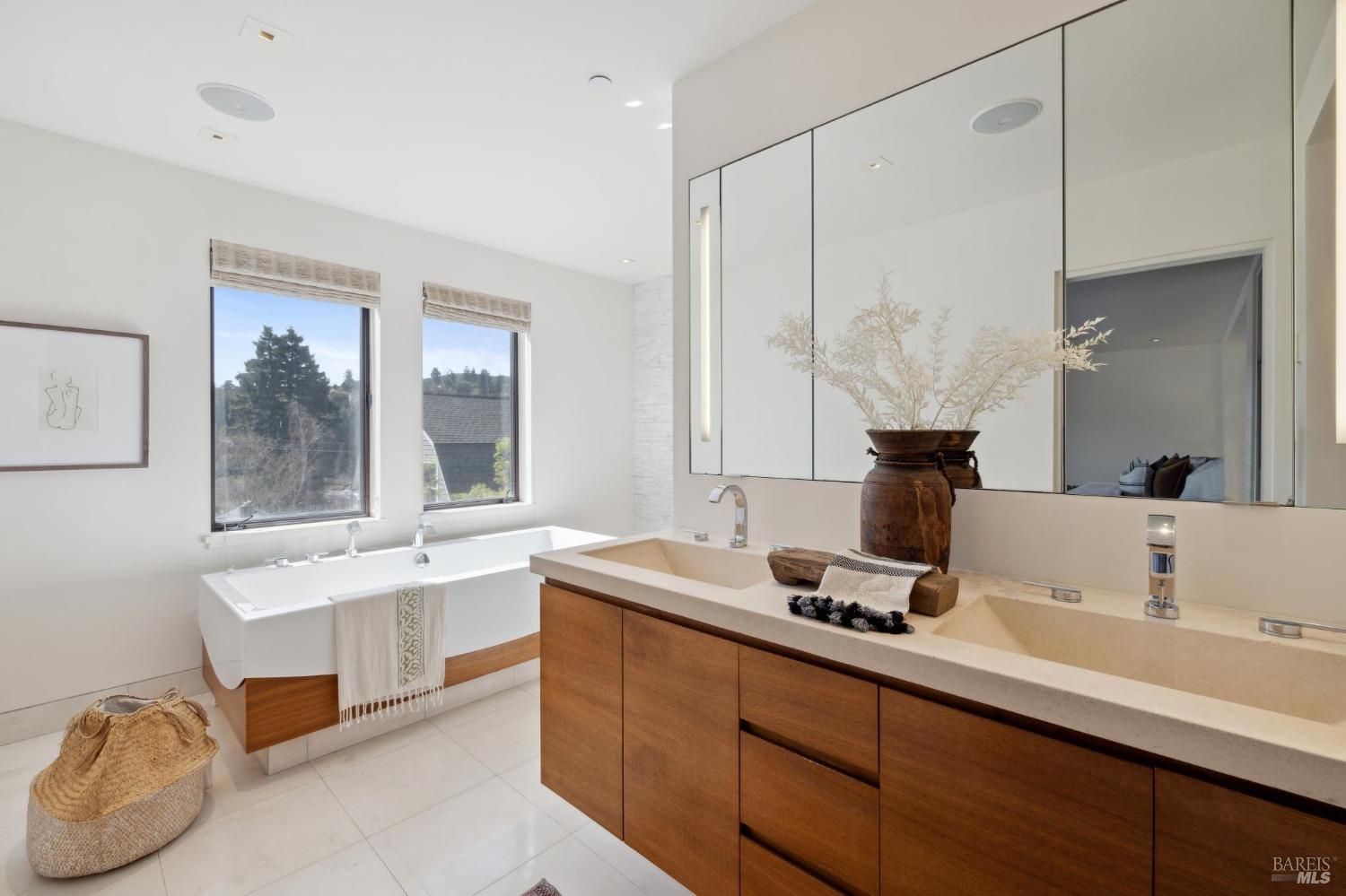 Detail Gallery Image 41 of 65 For 75 Buena Vista Ave, Mill Valley,  CA 94941 - 4 Beds | 4 Baths