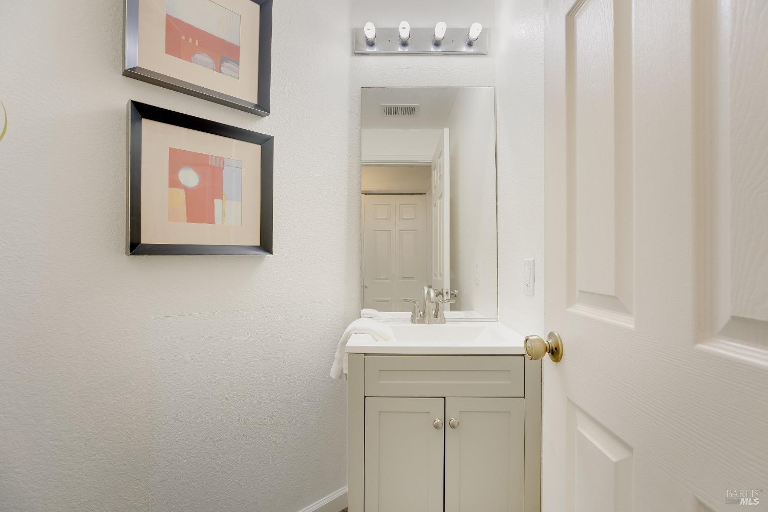 Detail Gallery Image 17 of 38 For 94 Del Sur St, Vallejo,  CA 94591 - 2 Beds | 2/1 Baths
