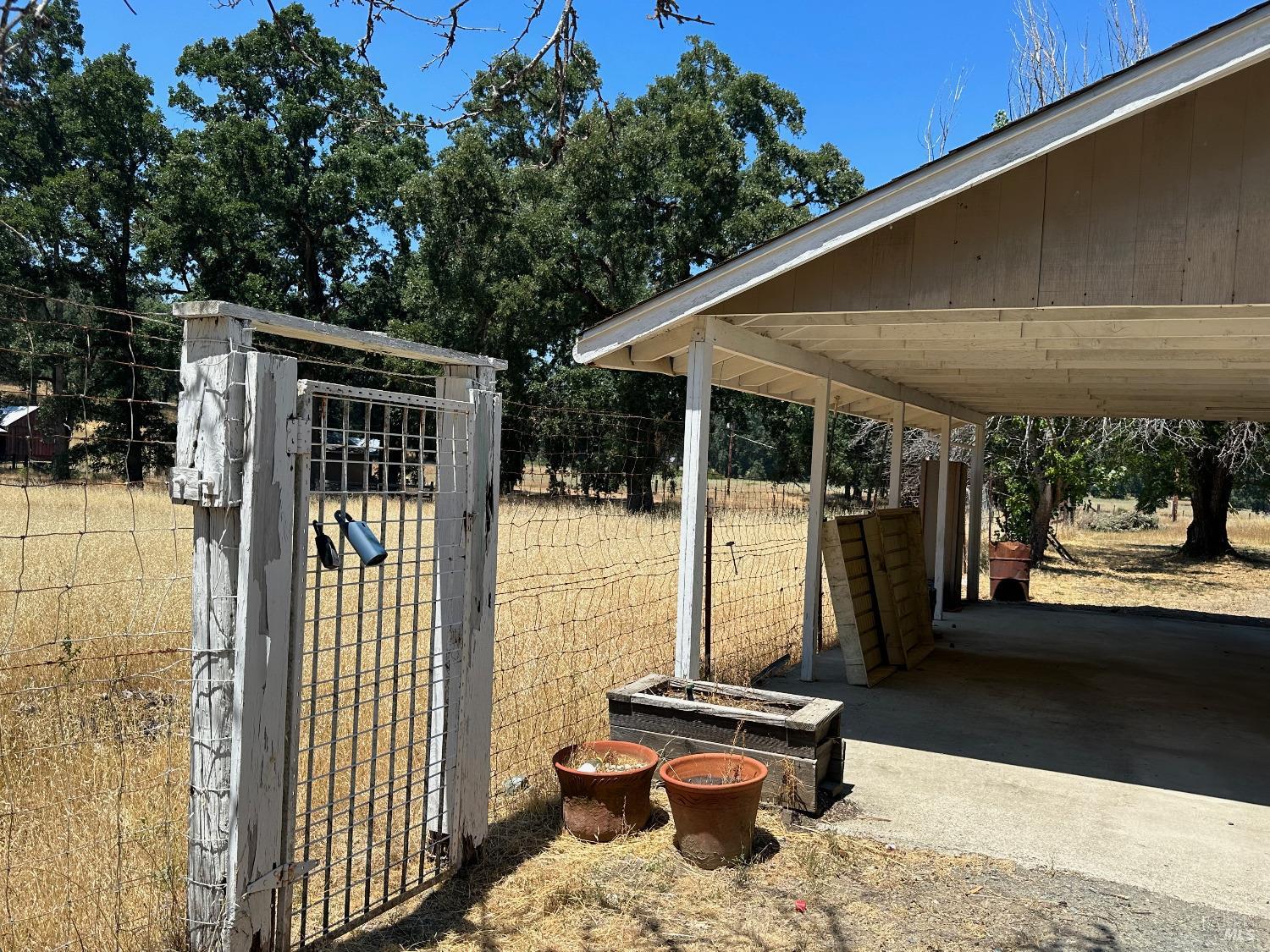 Detail Gallery Image 16 of 65 For 72000 Hill Rd, Covelo,  CA 95428 - 3 Beds | 2 Baths