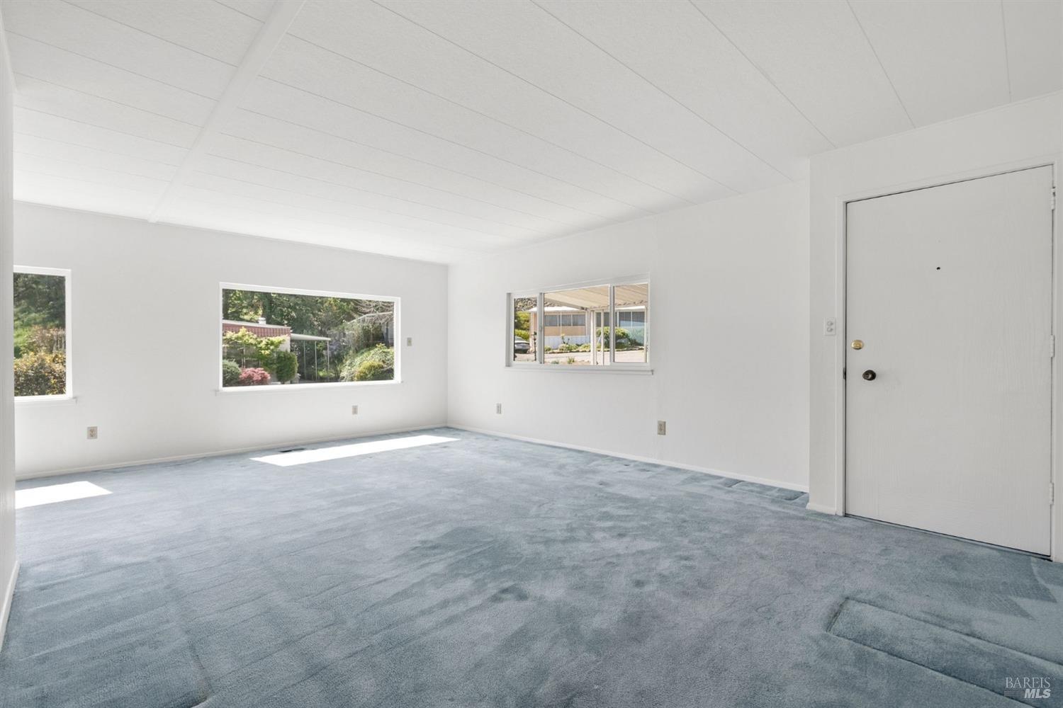 Detail Gallery Image 10 of 49 For 19 Marin Valley Dr, Novato,  CA 94949 - 2 Beds | 2 Baths