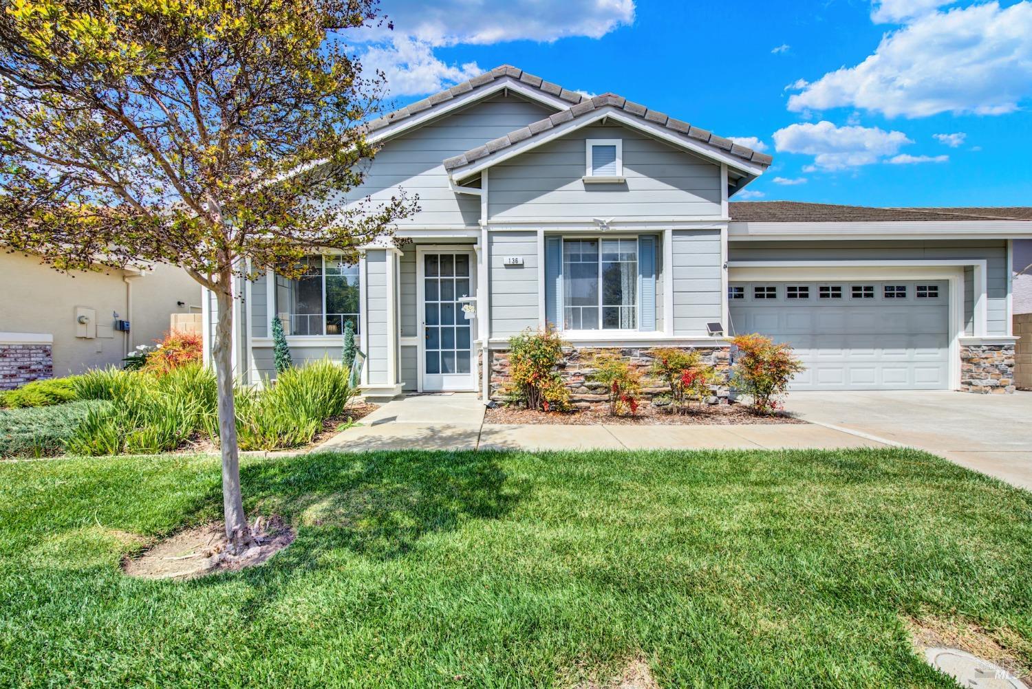 Photo of 136 Currant Ln in Vacaville, CA