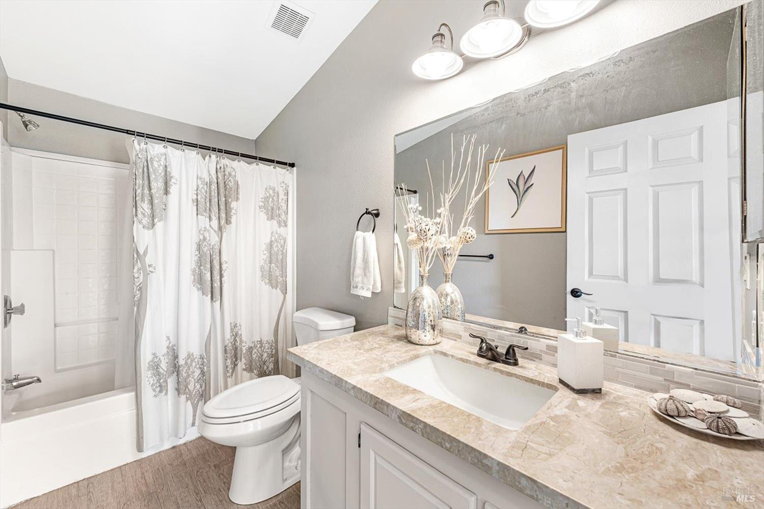 Detail Gallery Image 27 of 72 For 102 Clearwater Ct, Napa,  CA 94558 - 3 Beds | 2 Baths