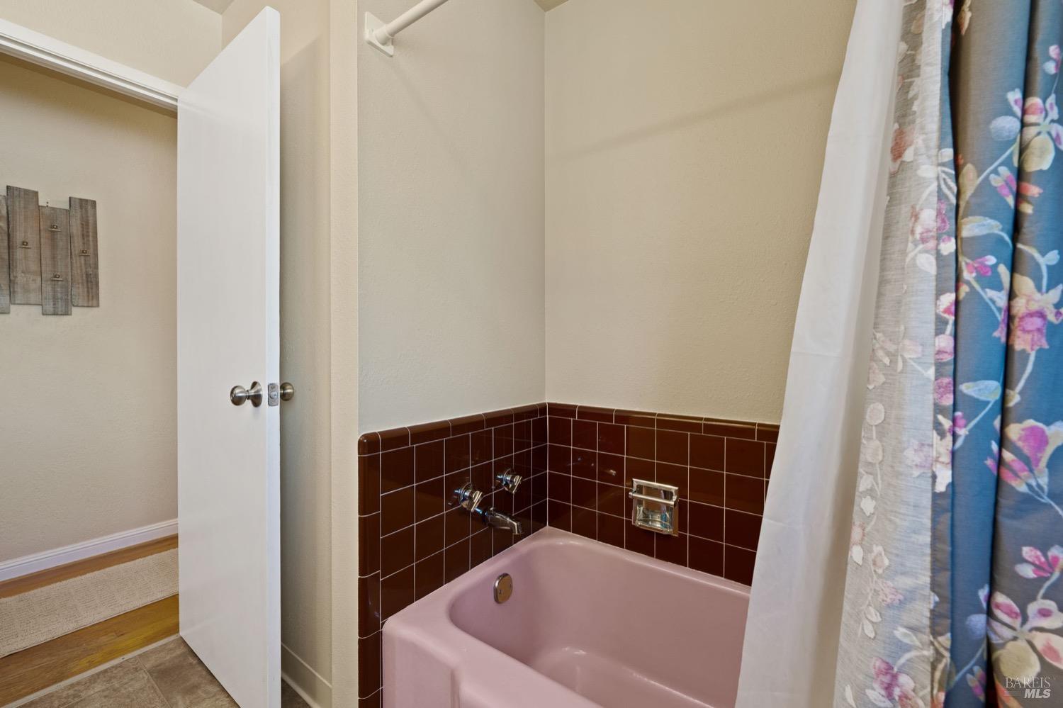 Detail Gallery Image 27 of 45 For 3217 Vichy Ave, Napa,  CA 94558 - 3 Beds | 2 Baths