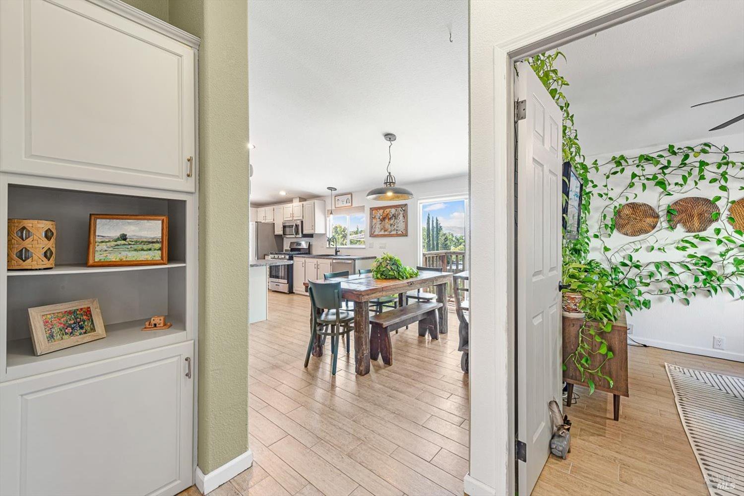 Detail Gallery Image 28 of 72 For 102 Clearwater Ct, Napa,  CA 94558 - 3 Beds | 2 Baths