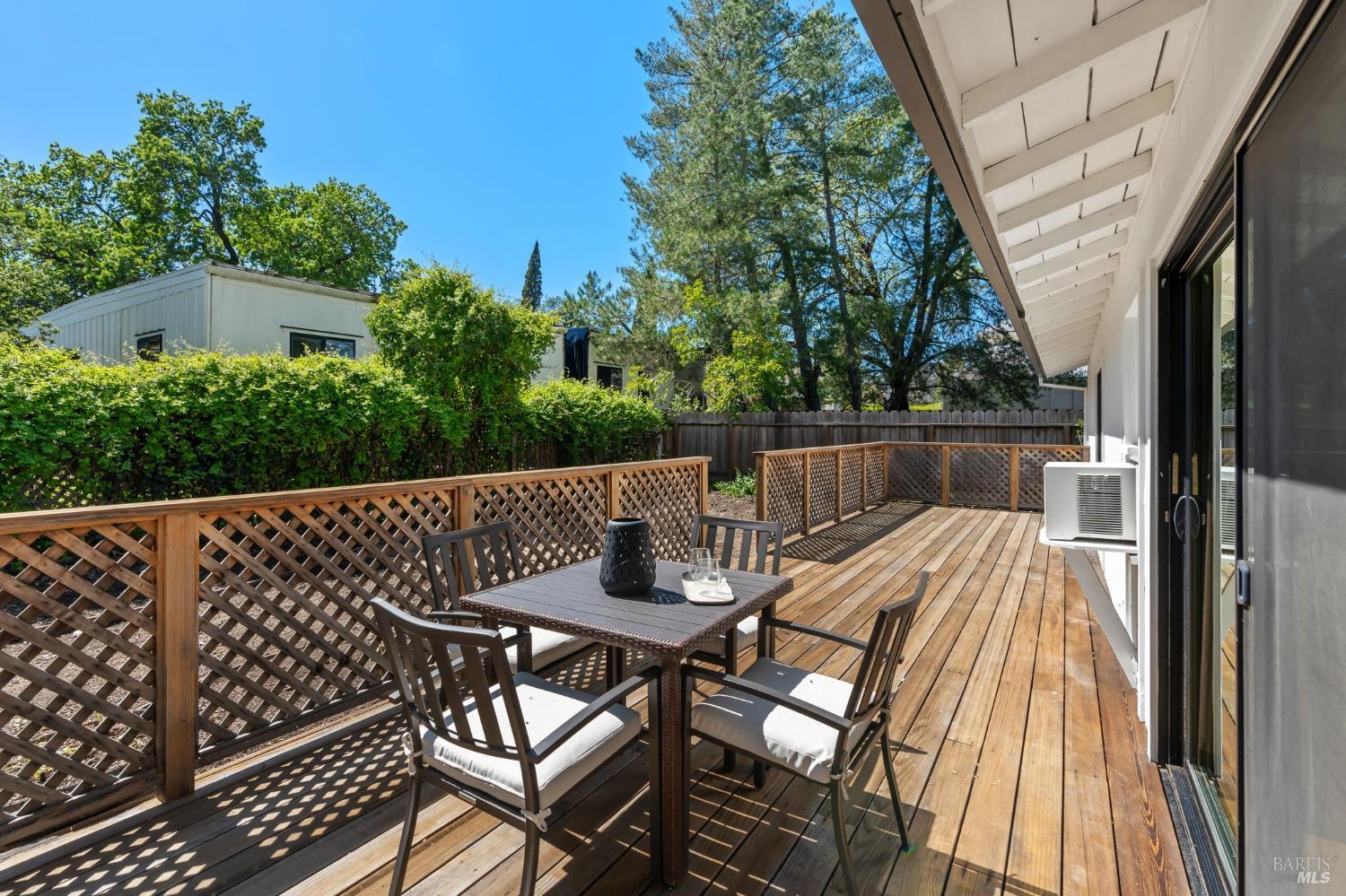 Detail Gallery Image 58 of 72 For 1123 Oak Ave, Saint Helena,  CA 94574 - 3 Beds | 2/1 Baths