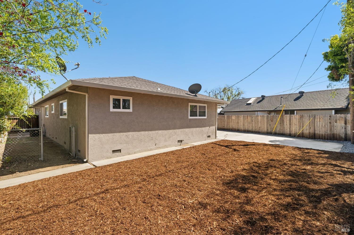 Detail Gallery Image 27 of 30 For 290 S 8th St, Dixon,  CA 95620 - 3 Beds | 2 Baths