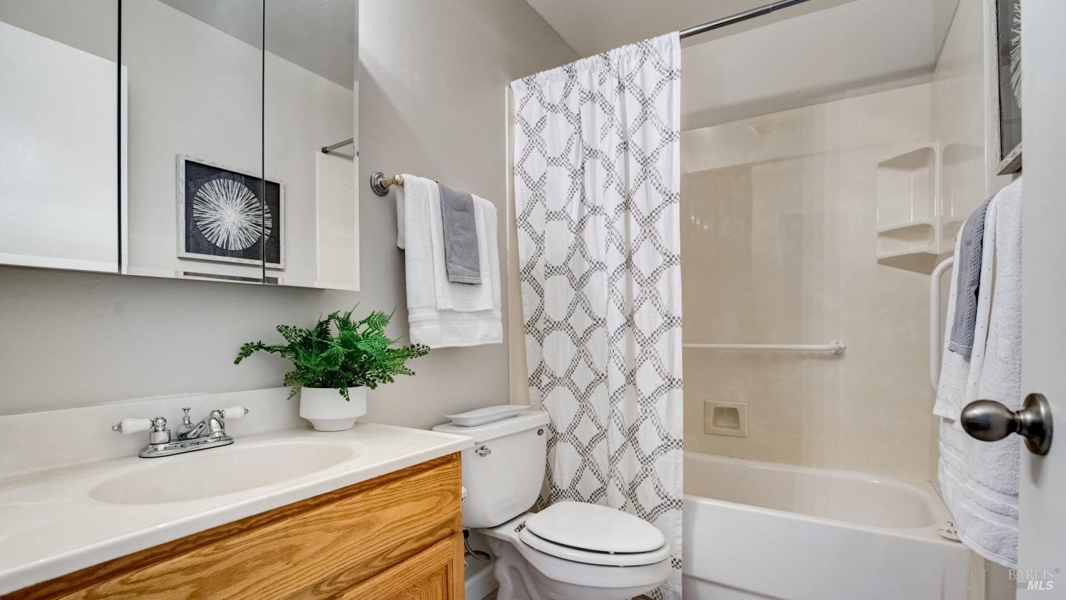 Detail Gallery Image 27 of 55 For 126 Isle Royale Cir, Vacaville,  CA 95687 - 2 Beds | 2 Baths