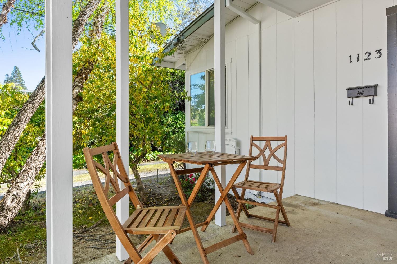 Detail Gallery Image 27 of 72 For 1123 Oak Ave, Saint Helena,  CA 94574 - 3 Beds | 2/1 Baths