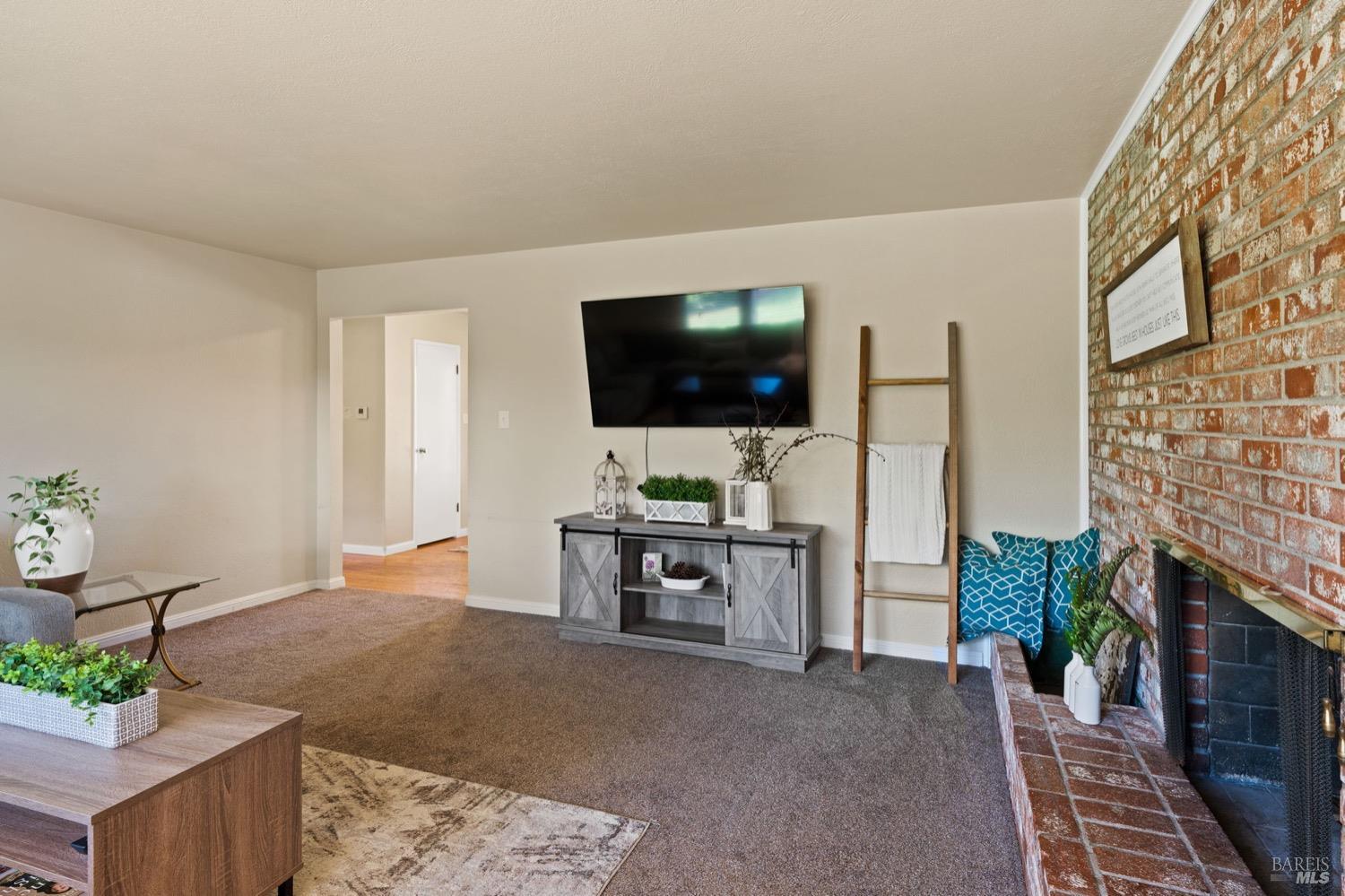 Detail Gallery Image 13 of 45 For 3217 Vichy Ave, Napa,  CA 94558 - 3 Beds | 2 Baths