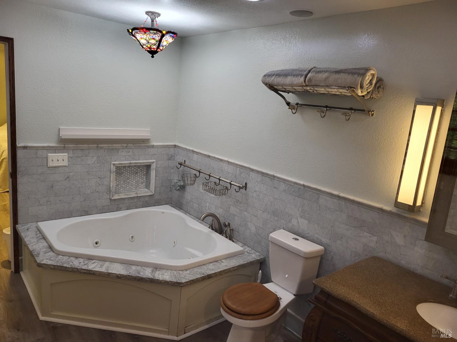Detail Gallery Image 10 of 12 For 96 Auburn Ct, Vacaville,  CA 95688 - 4 Beds | 2/1 Baths