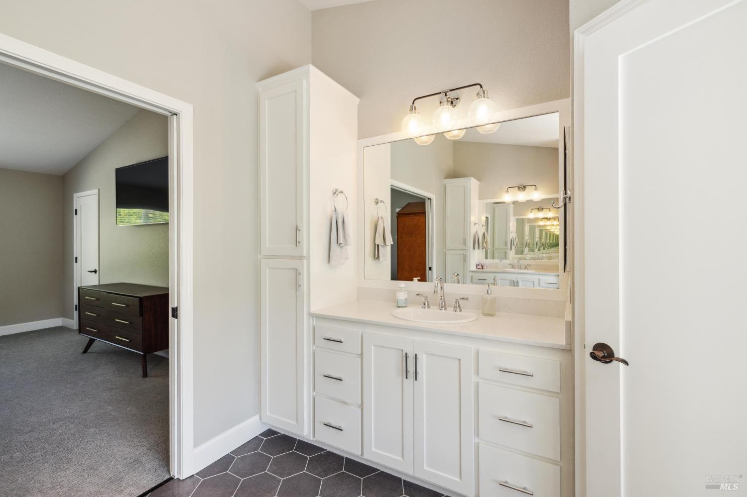 Detail Gallery Image 54 of 74 For 313 Sunrise Dr, Cloverdale,  CA 95425 - 5 Beds | 3/1 Baths