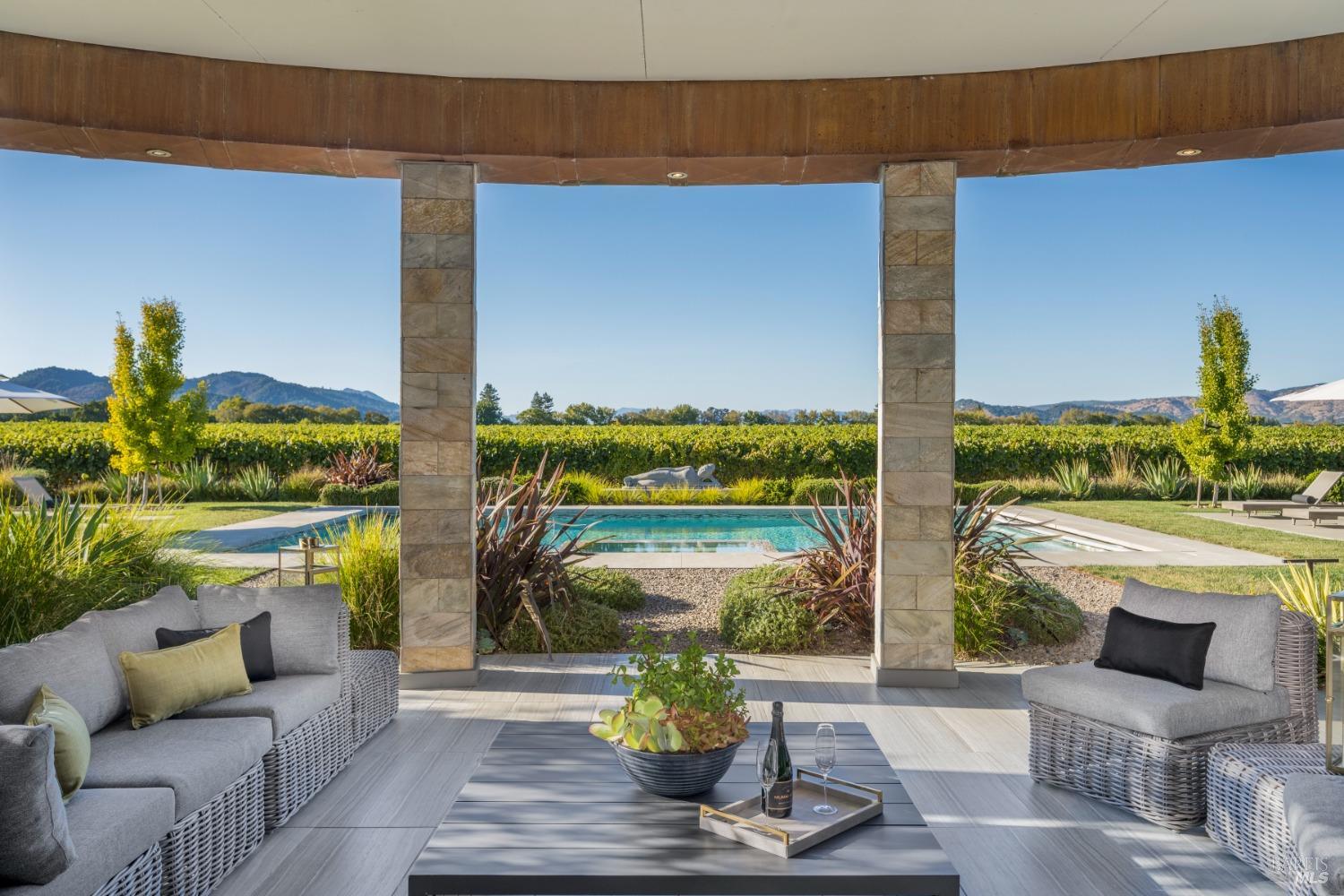 Detail Gallery Image 21 of 80 For 60 Hunter Ranch Rd, Napa,  CA 94558 - 6 Beds | 6/2 Baths