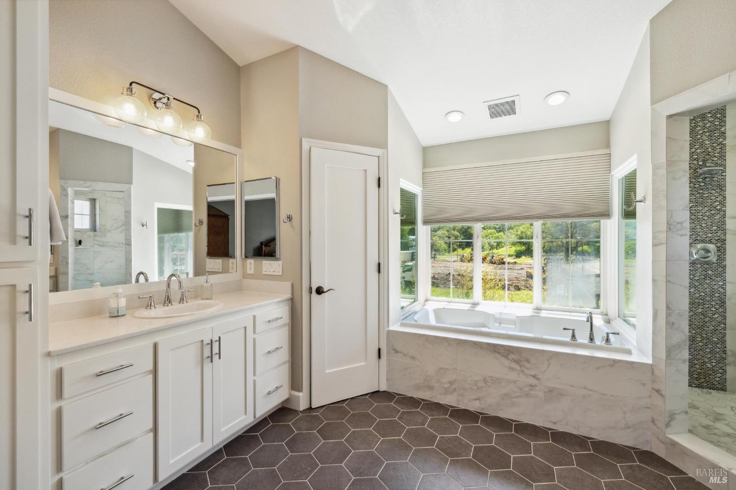 Detail Gallery Image 50 of 74 For 313 Sunrise Dr, Cloverdale,  CA 95425 - 5 Beds | 3/1 Baths