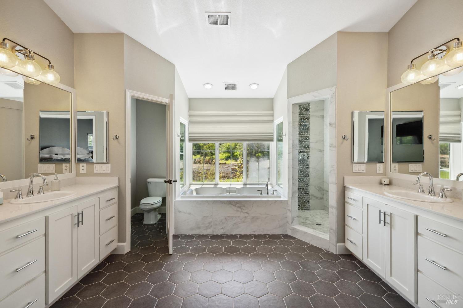 Detail Gallery Image 51 of 74 For 313 Sunrise Dr, Cloverdale,  CA 95425 - 5 Beds | 3/1 Baths