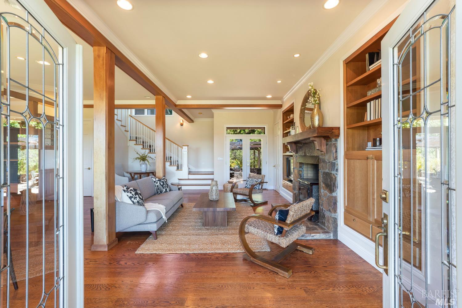 Detail Gallery Image 2 of 37 For 1955 W Dry Creek Rd, Healdsburg,  CA 95448 - 4 Beds | 3/2 Baths