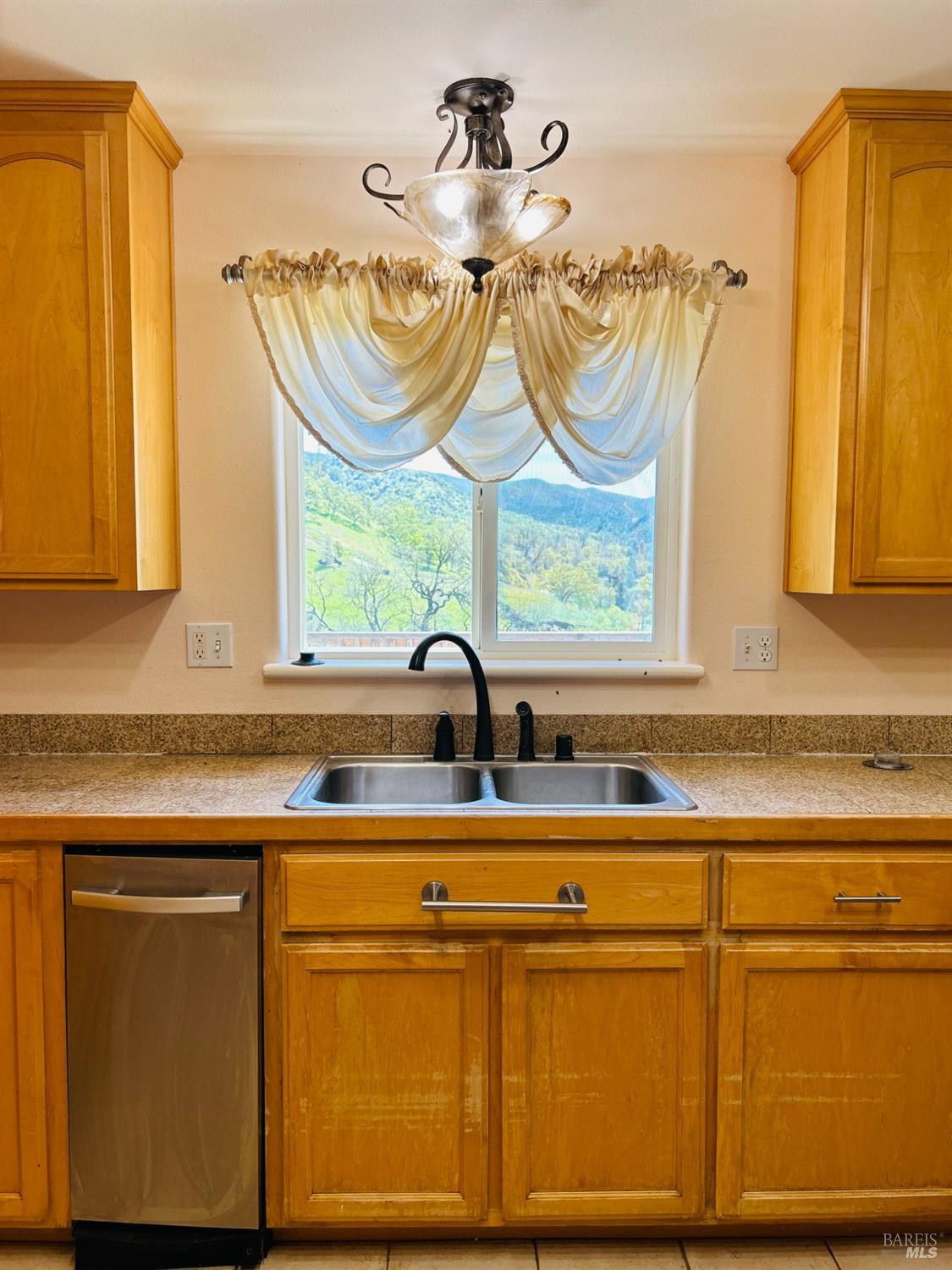 Detail Gallery Image 7 of 12 For 17328 Cache Creek Rd, Clearlake Oaks,  CA 95423 - 3 Beds | 2 Baths