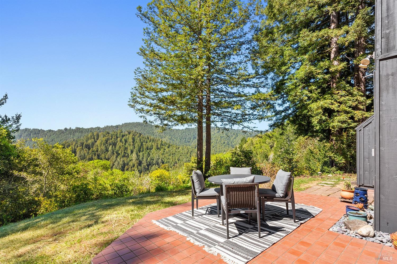 Detail Gallery Image 13 of 41 For 14500 Solaridge Rd, Guerneville,  CA 95446 - 3 Beds | 2 Baths