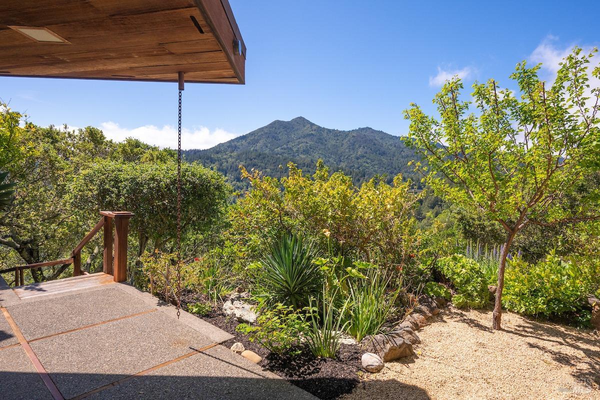 Detail Gallery Image 76 of 92 For 99 Rock Rd, Kentfield,  CA 94904 - 7 Beds | 6/1 Baths