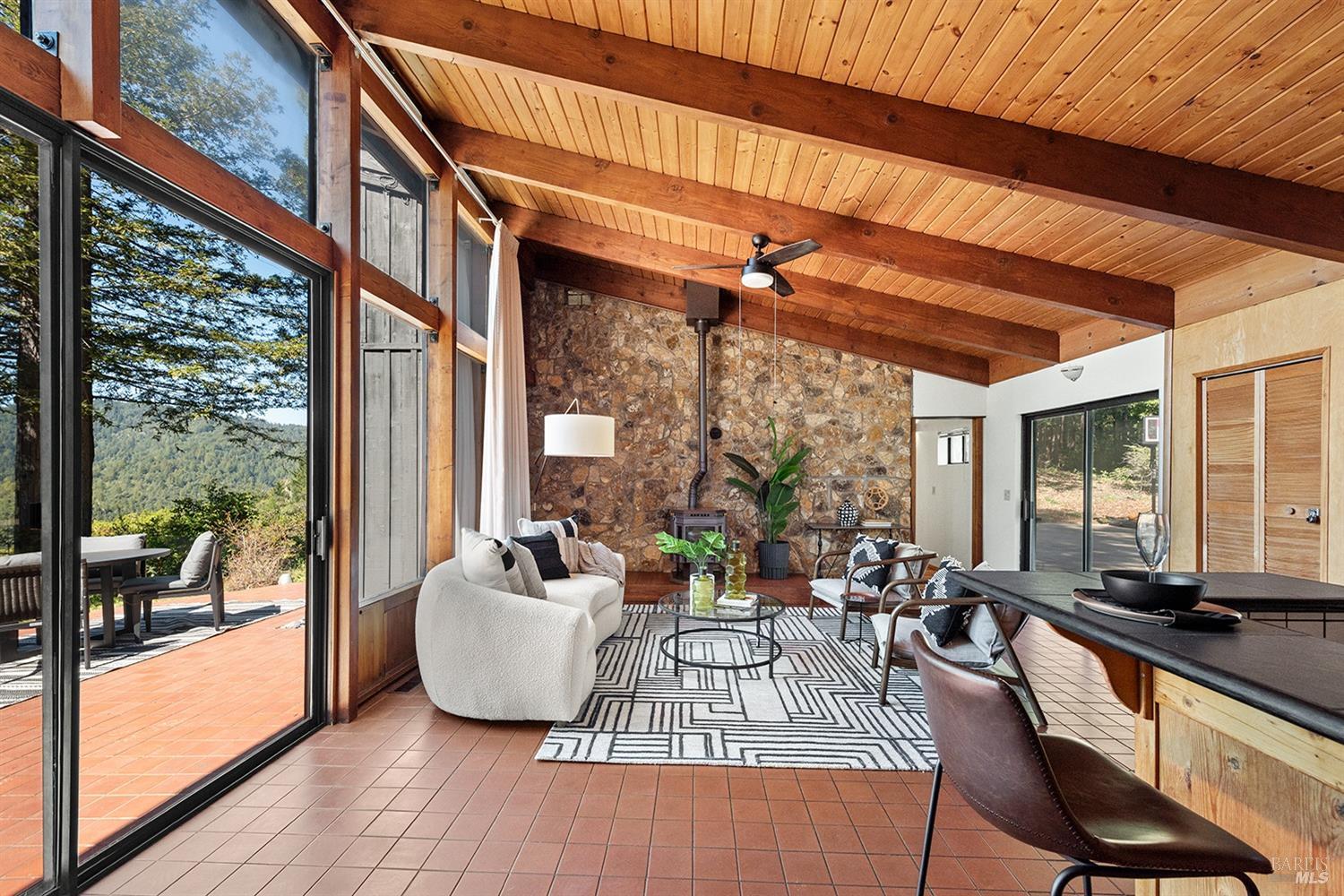 Detail Gallery Image 9 of 41 For 14500 Solaridge Rd, Guerneville,  CA 95446 - 3 Beds | 2 Baths