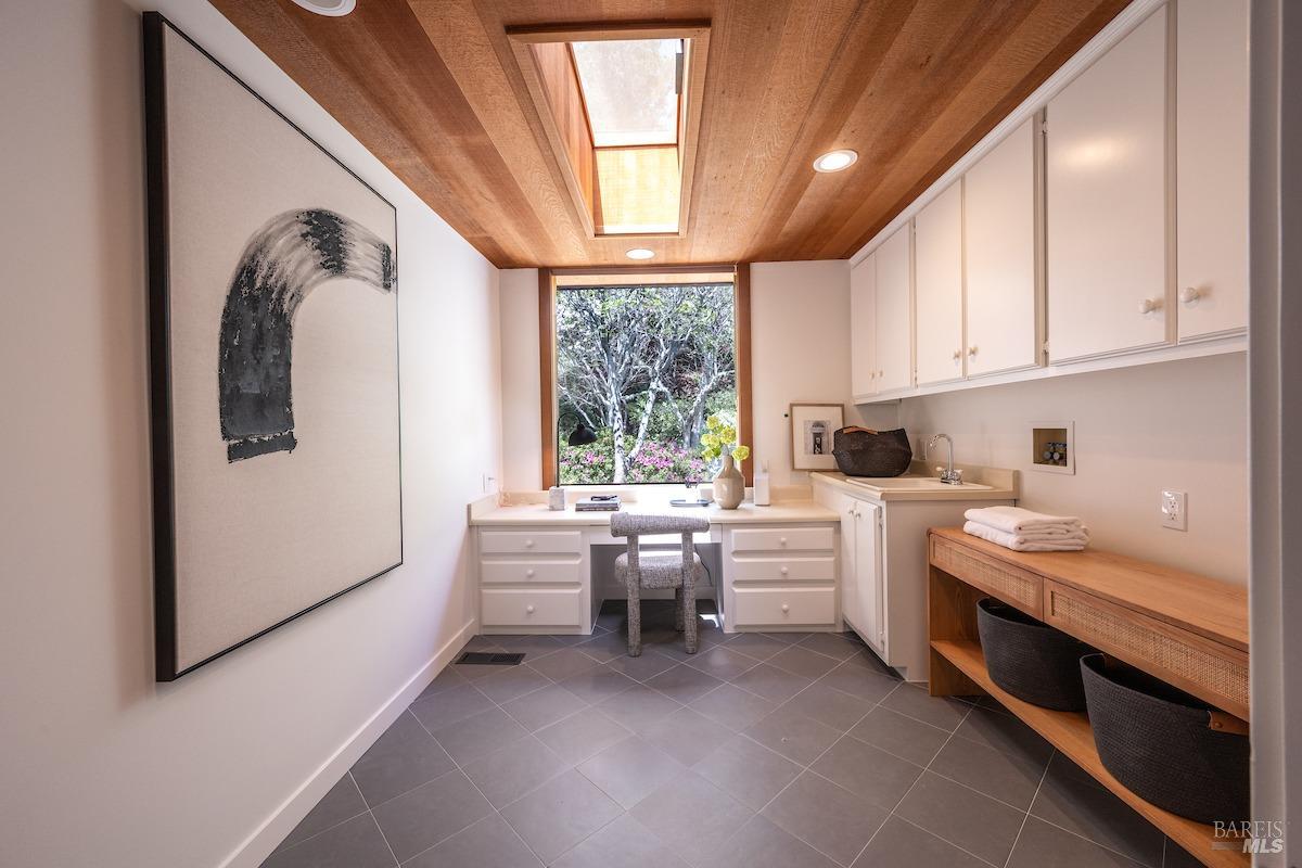 Detail Gallery Image 56 of 92 For 99 Rock Rd, Kentfield,  CA 94904 - 7 Beds | 6/1 Baths
