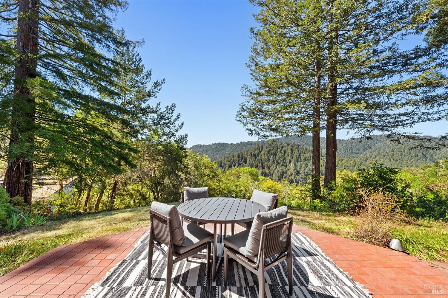 Detail Gallery Image 12 of 41 For 14500 Solaridge Rd, Guerneville,  CA 95446 - 3 Beds | 2 Baths