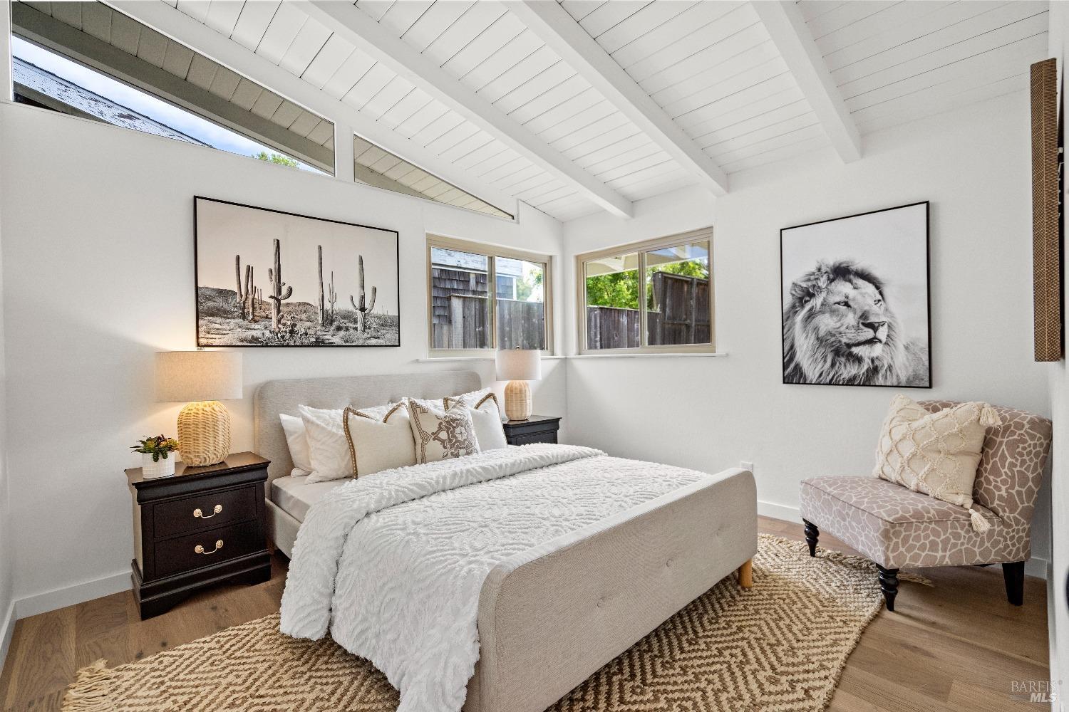 Detail Gallery Image 17 of 27 For 22 Manor View Dr, Fairfax,  CA 94930 - 3 Beds | 2 Baths