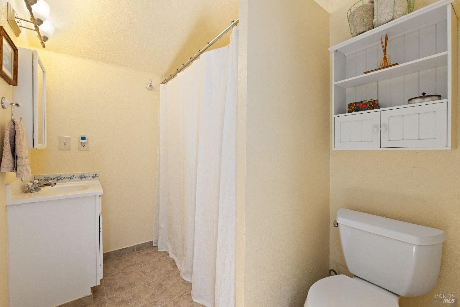 Detail Gallery Image 31 of 72 For 10159 Bell Ave, Lower Lake,  CA 95457 - 3 Beds | 2 Baths