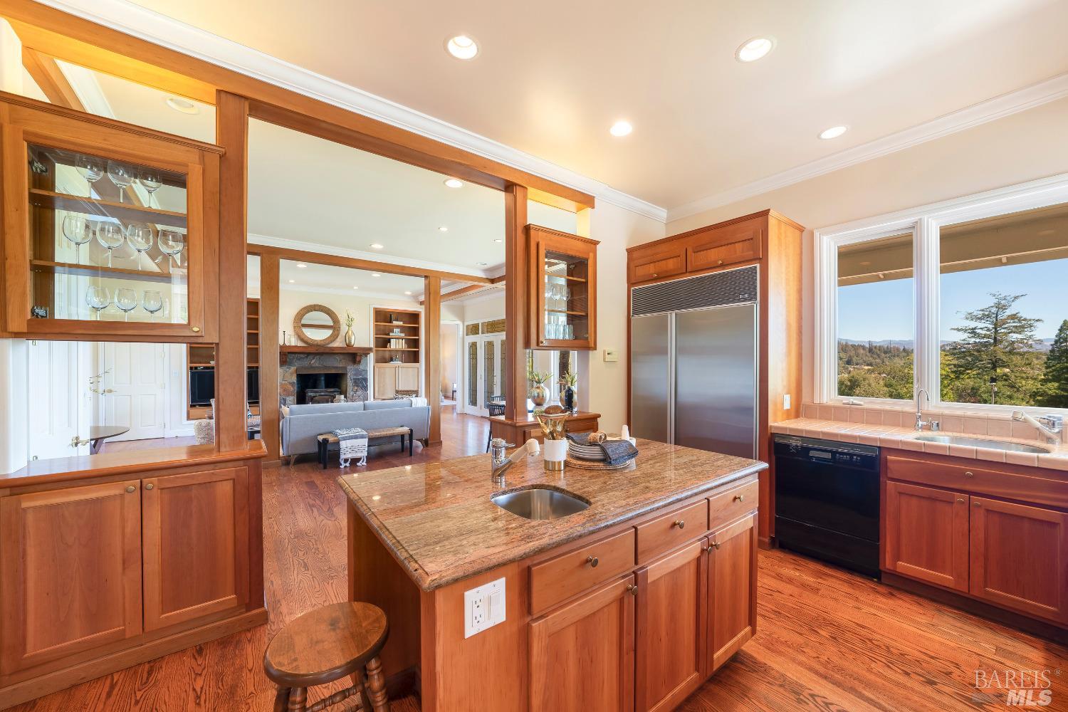 Detail Gallery Image 8 of 37 For 1955 W Dry Creek Rd, Healdsburg,  CA 95448 - 4 Beds | 3/2 Baths