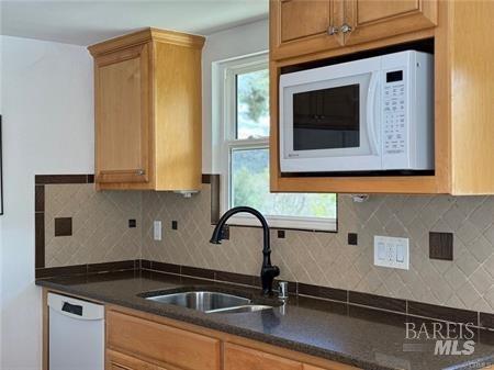 Detail Gallery Image 6 of 37 For 20585 Powderhorn Rd, Hidden Valley Lake,  CA 95467 - 3 Beds | 2 Baths