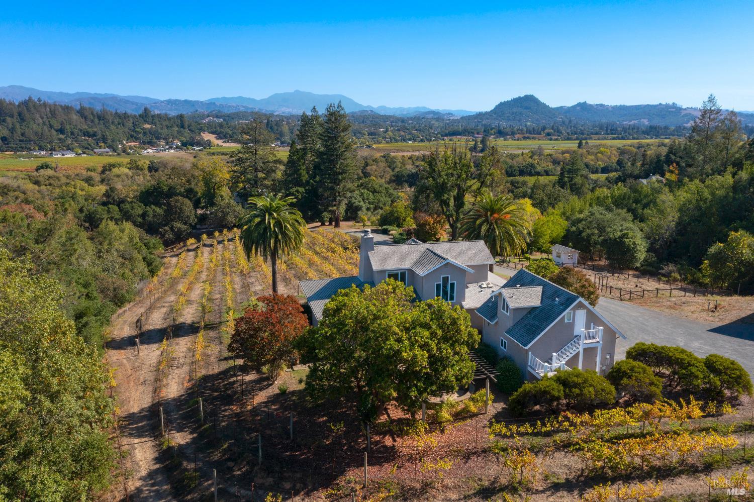 Detail Gallery Image 22 of 37 For 1955 W Dry Creek Rd, Healdsburg,  CA 95448 - 4 Beds | 3/2 Baths