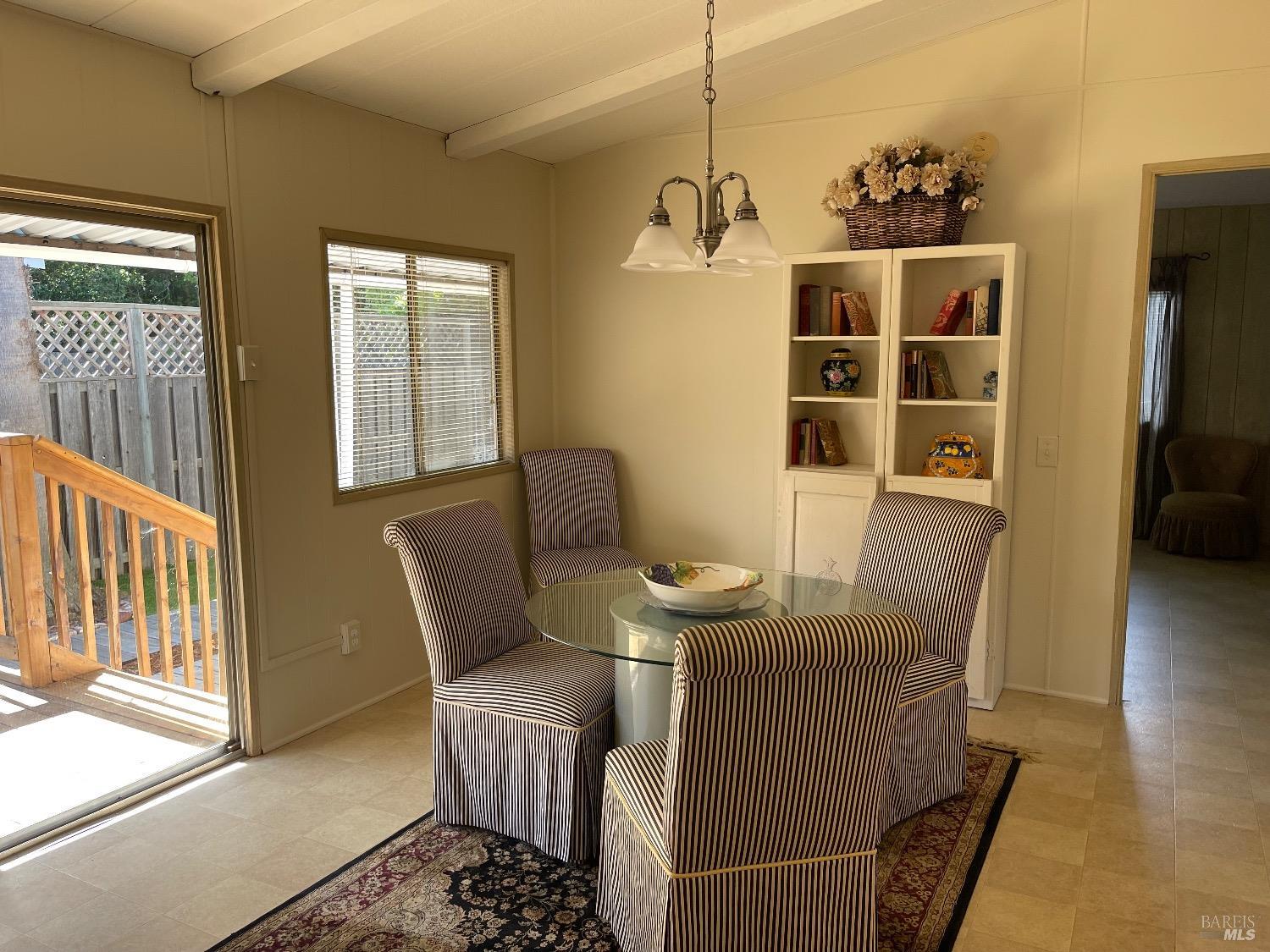 Detail Gallery Image 11 of 20 For 120 Cabana Dr, Napa,  CA 94558 - 2 Beds | 2 Baths