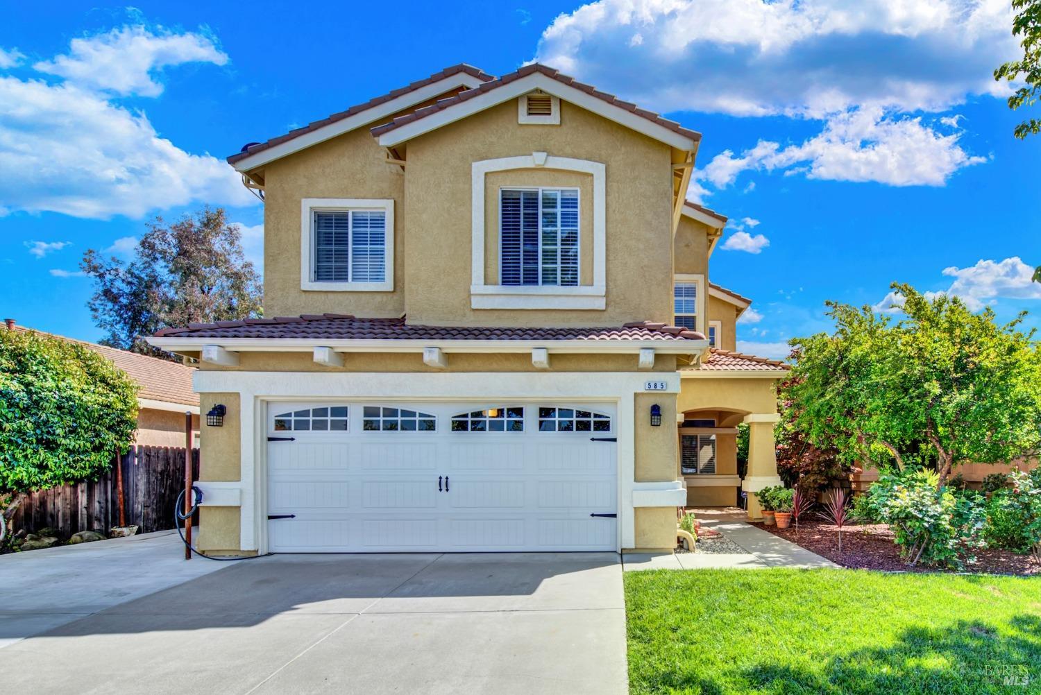 Detail Gallery Image 1 of 71 For 585 Canvasback Ct, Vacaville,  CA 95687 - 4 Beds | 2/1 Baths
