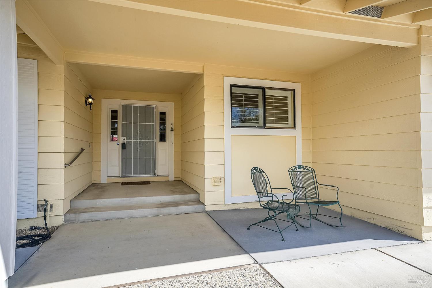 Detail Gallery Image 5 of 44 For 8820 Hood Mountain Way, Santa Rosa,  CA 95409 - 3 Beds | 2 Baths