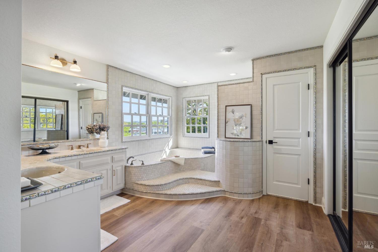 Detail Gallery Image 21 of 28 For 10 Jefferson Ct, Novato,  CA 94947 - 4 Beds | 3 Baths