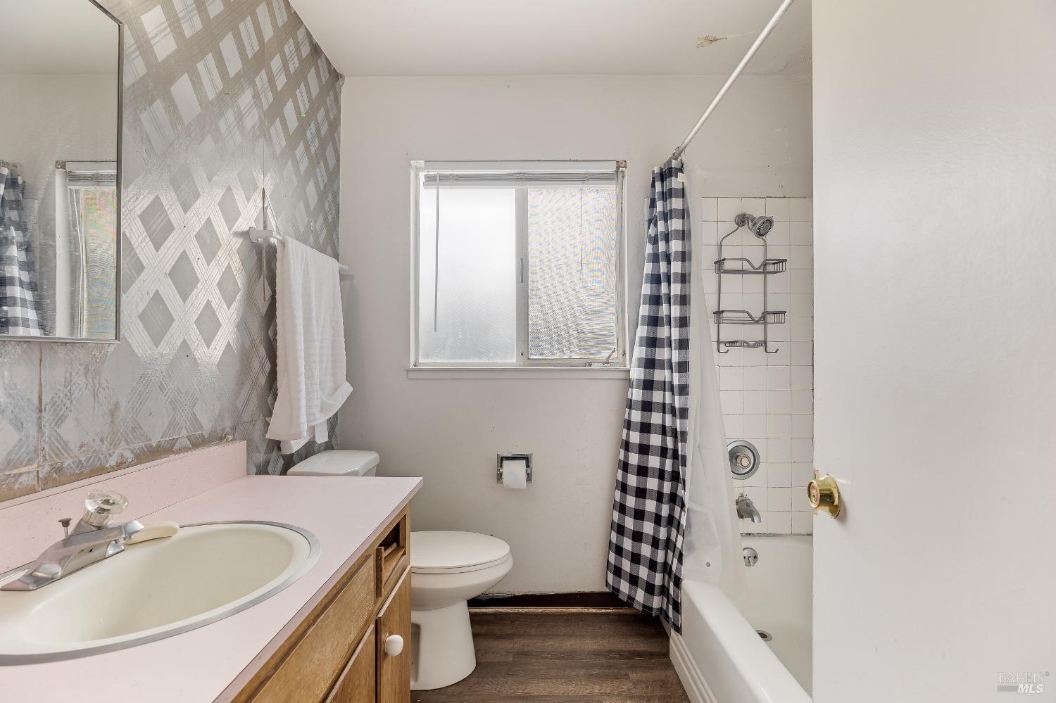Detail Gallery Image 31 of 43 For 5230 Fleming Ave, Richmond,  CA 94804 - 3 Beds | 2 Baths