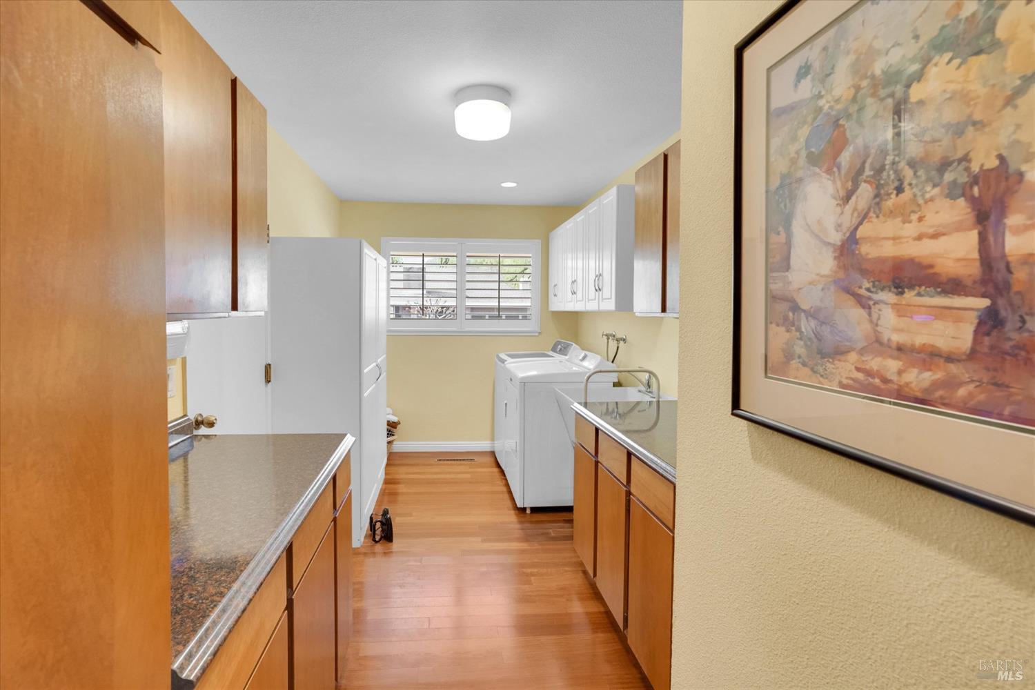 Detail Gallery Image 10 of 44 For 8820 Hood Mountain Way, Santa Rosa,  CA 95409 - 3 Beds | 2 Baths