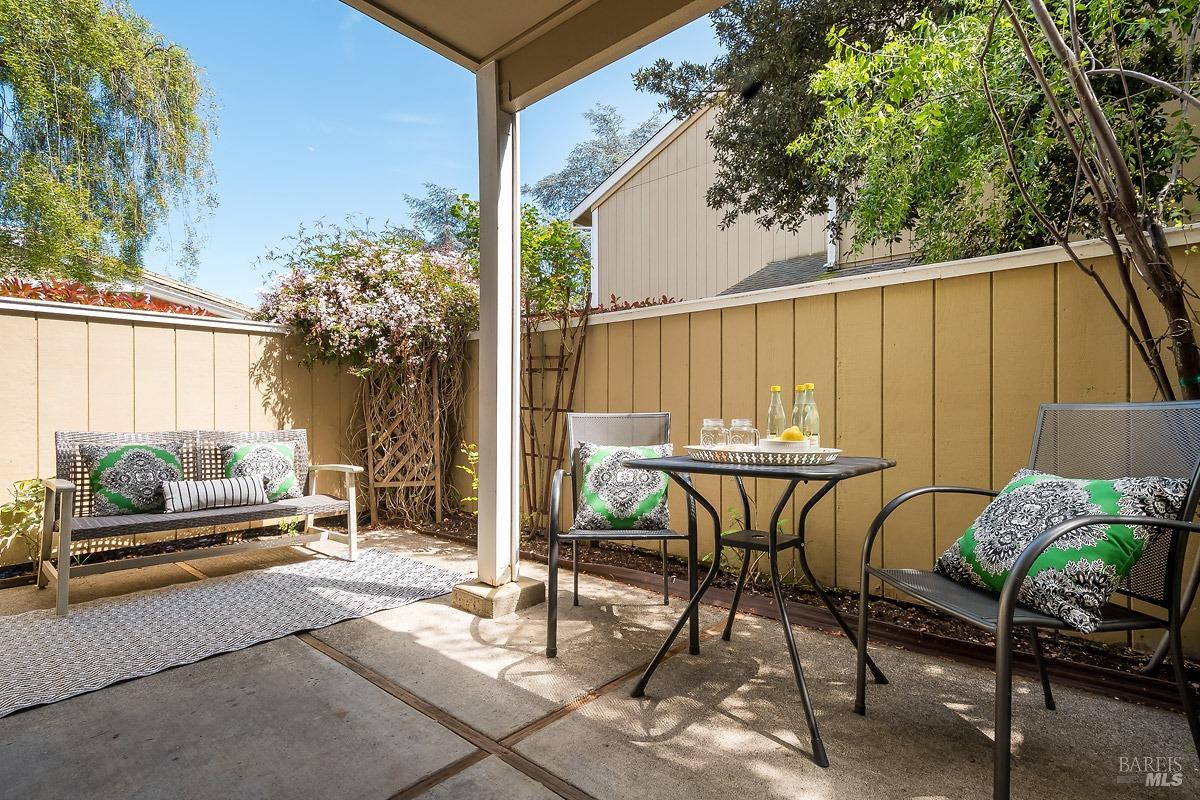 Detail Gallery Image 18 of 28 For 29 Hector Ln, Novato,  CA 94949 - 2 Beds | 1 Baths